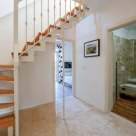 Stunning With Swimming Pool In
