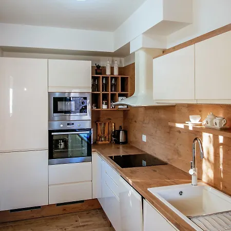 Villa Stunning With Swimming Pool In