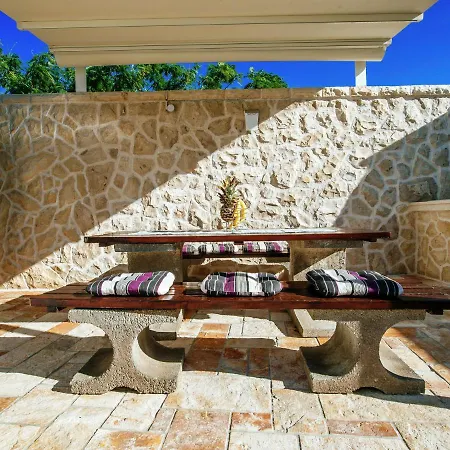 Stunning With Swimming Pool In Villa